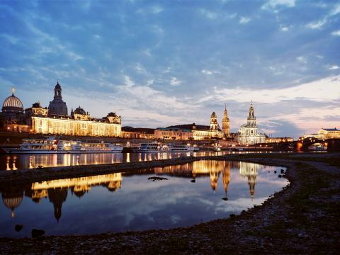 Dresden bei Nacht Foto © TMGS